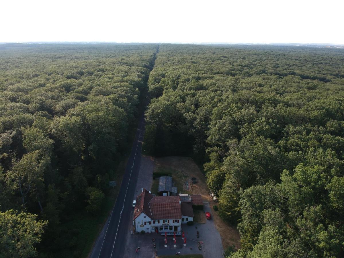 Le Rond Gardien Isle-et-Bardais Exterior foto